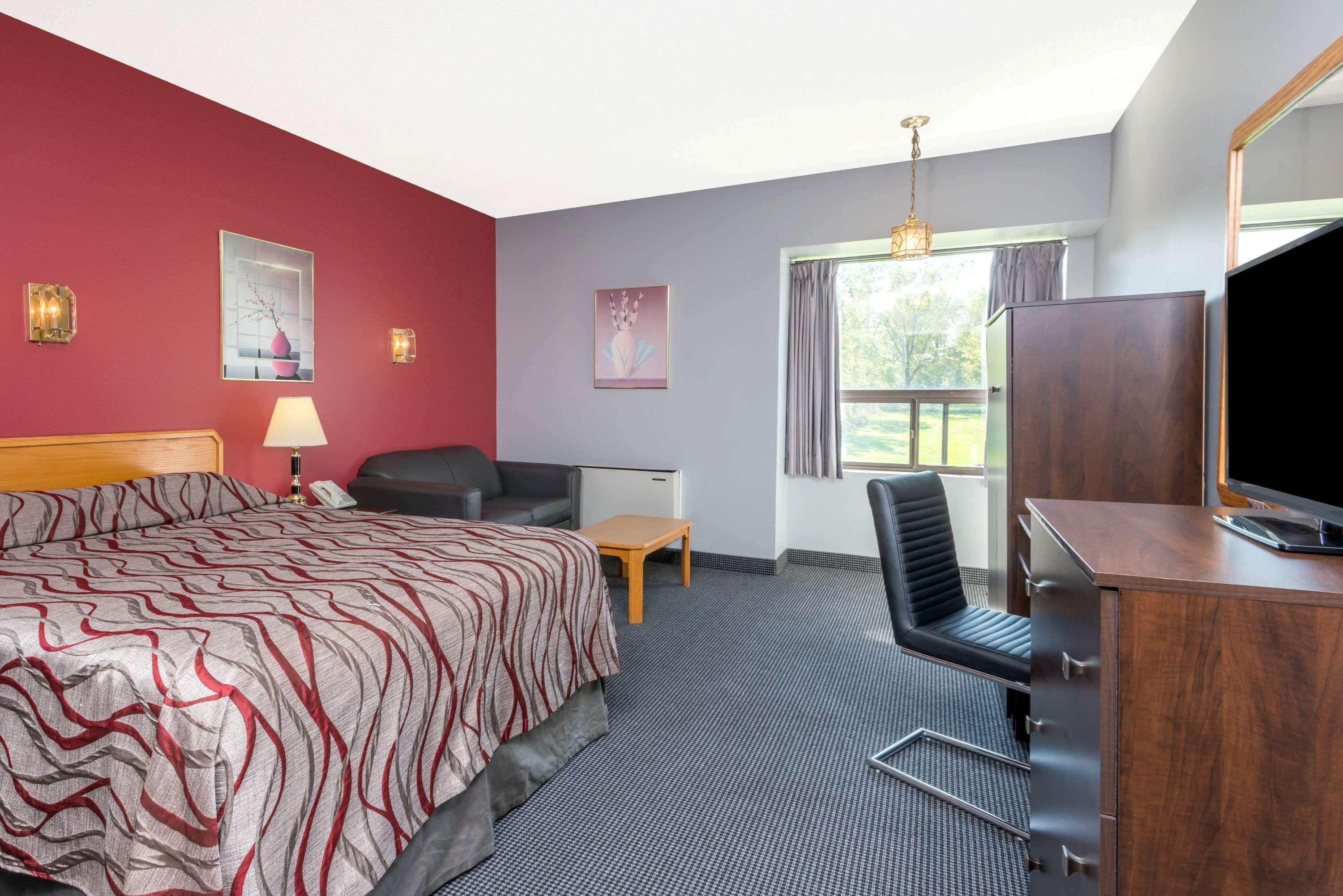 Super 8 Mount Hope/Hamilton International Airport Hotel Exterior foto